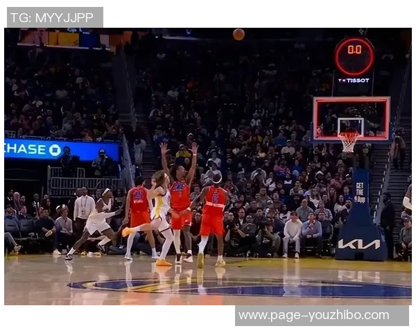 勇士在国王面前上演惊天逆转展现冠军气质与团队精神 勇士在国王面前上演惊天逆转展现冠军气质与团队精神