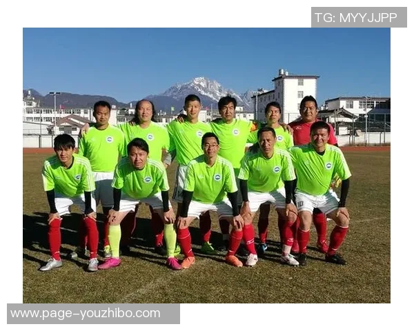 国青队在与布里斯班的较量中展现出顽强斗志与团队合作精神 国青队在与布里斯班的较量中展现出顽强斗志与团队合作精神